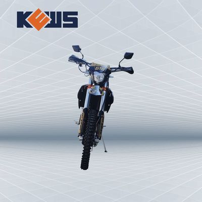 موتورسیکلت مشکی در طلایی برچسب 300CC موتورسیکلت یورو 4 NC300S در دوچرخه های خاکی جاده