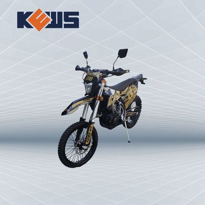 موتورسیکلت مشکی در طلایی برچسب 300CC موتورسیکلت یورو 4 NC300S در دوچرخه های خاکی جاده