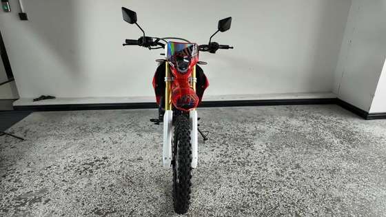 KEWS SE250 Four Stroke Motocross 250CC Motorcycle with 223ML Piston Displacement 15/8500 Maximum Power and 19/6500 Maximum Torque