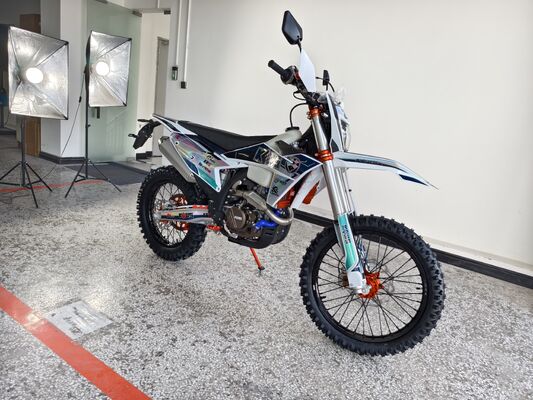 KEWS k23 R-edition 4 Stroke Enduro Motorcycle with 21.0 kW Power Output 25.0 N*m Max Torque and 140 km/h Top Speed